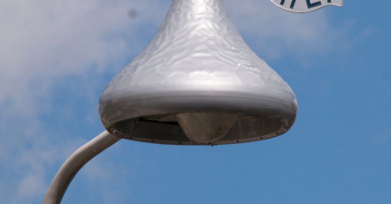 street light shaped like Hershey Kiss, Hershey, Pennsylvania
