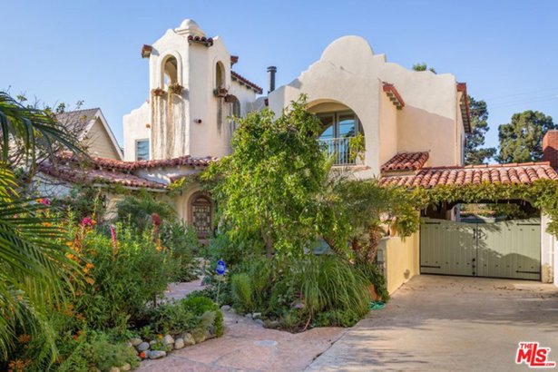 Alyson Hannigan's House in Santa Monica, CA