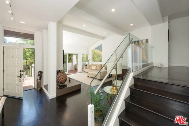 Tyra Banks' House in Pacific Palisades, CA