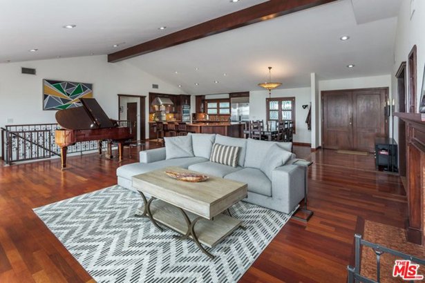 Charlie Puth's House in Los Angeles, CA