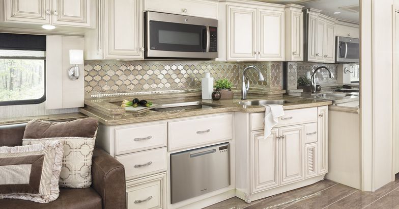 2019 Newmar Essex: Special Features
