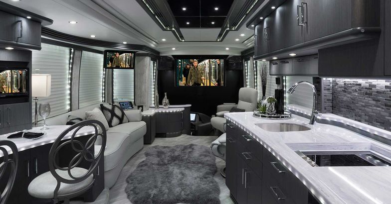2019 Liberty Coach Elegant Lady: Special Features