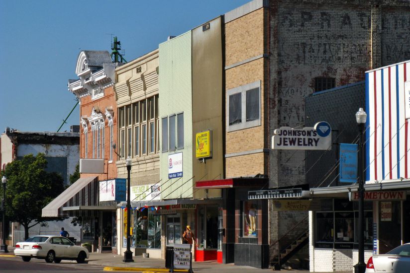 25 Most Affordable Towns for Singles