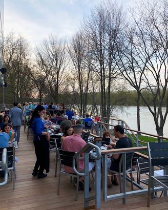 Restaurants With Great Fall Foliage Ism River Wethersfield Connecticut