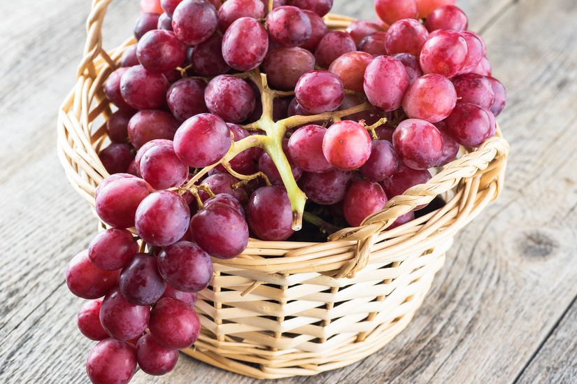 Grapes (Red, Seedless)