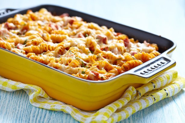 Cheesy Chicken Pasta Bake