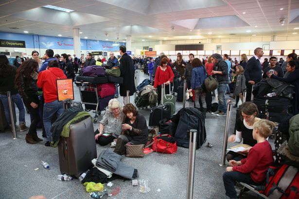 12 Holiday Travel Nightmares You Won T Believe Cheapism Com