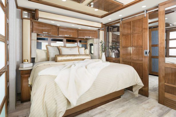 Newmar King Aire: More Special Features