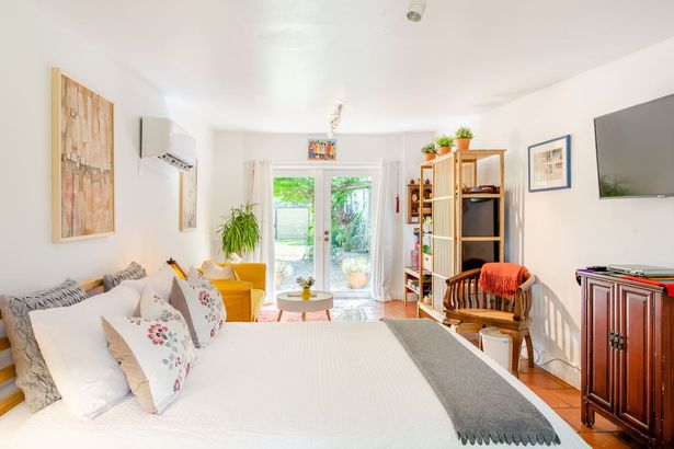 The Tropical Cottage: A Look Inside