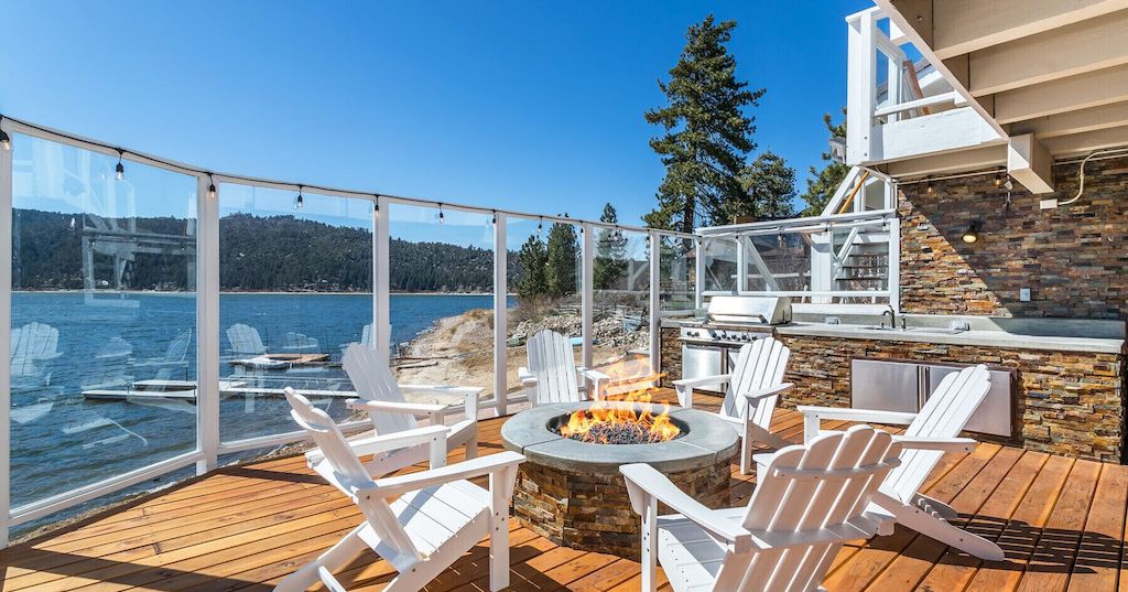 Best Lakefront Vacation Rentals on Airbnb and Vrbo