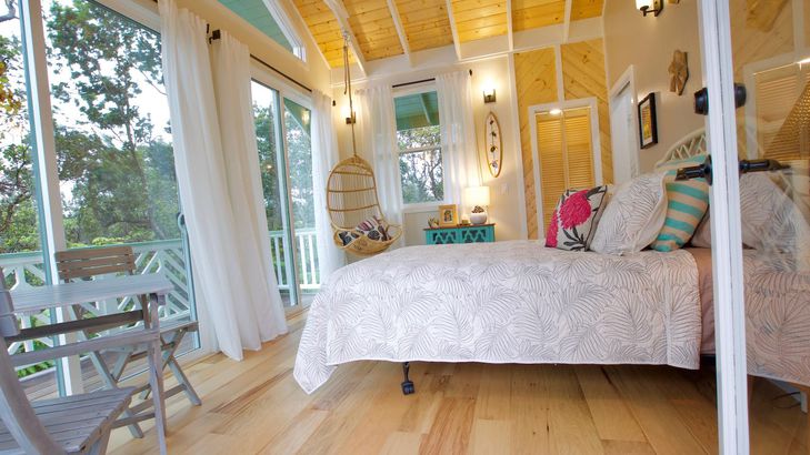 Romantic Treehouse in the Hawaiian Rainforest: A Look Inside