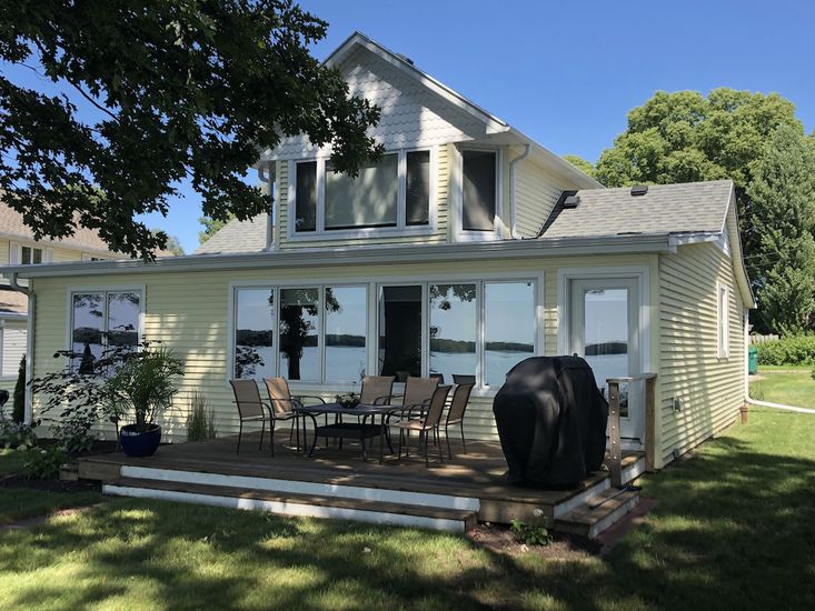 Best Lakefront Vacation Rentals on Airbnb and Vrbo