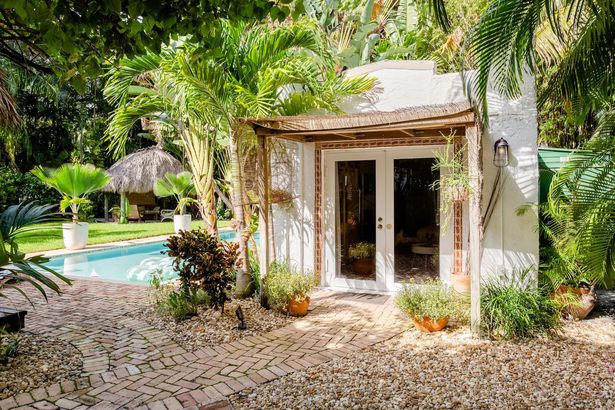 The Tropical Cottage