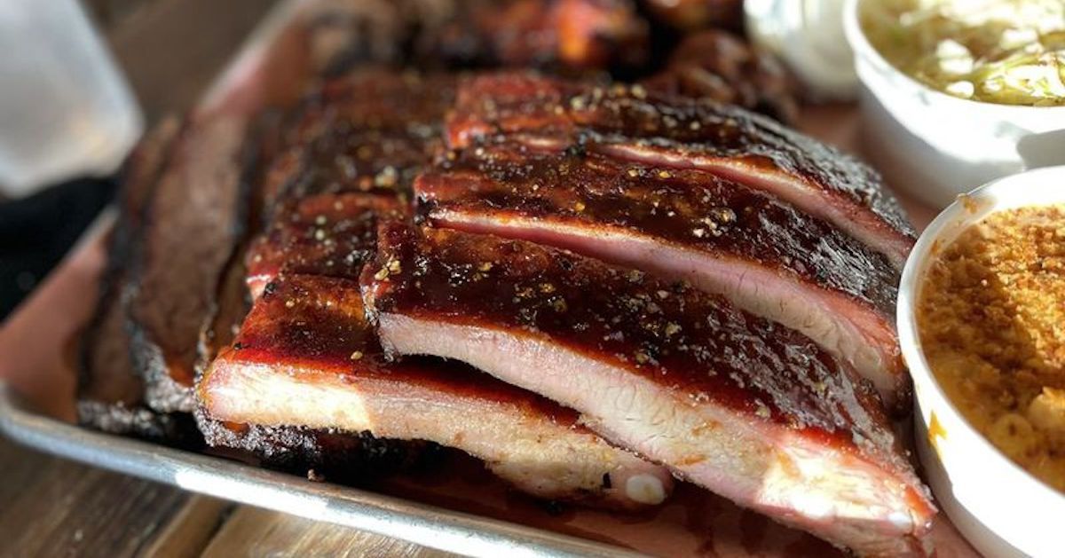Wileys Chicken & Ribs  in Chicago, IL