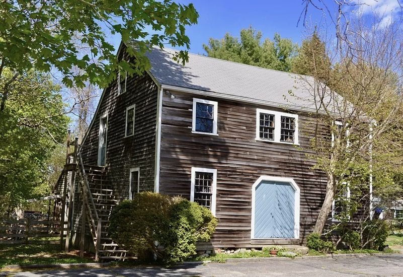 15 Beautiful Homes For Sale Now With Detached Guest Houses