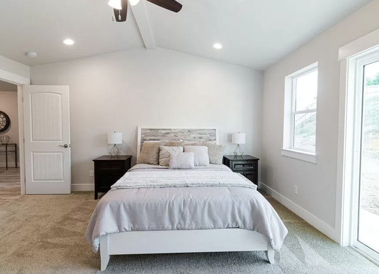 15 Beautiful Homes For Sale Now With Detached Guest Houses