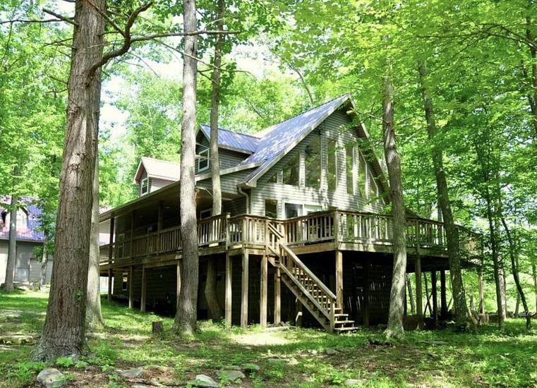 15 Beautiful Homes For Sale Now With Detached Guest Houses