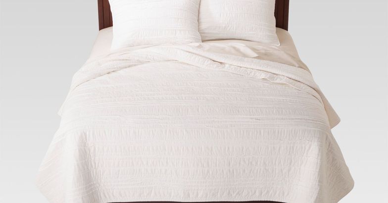 Threshold Raw Edge Quilt, Queen