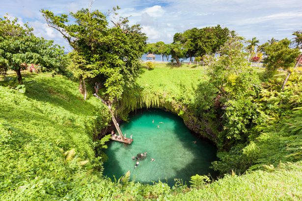 To-Sua Ocean Trench