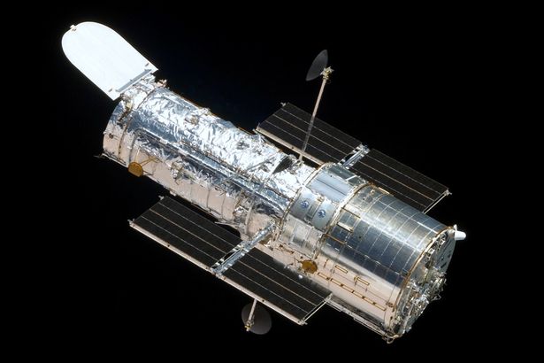 1990: Hubble Space Telescope