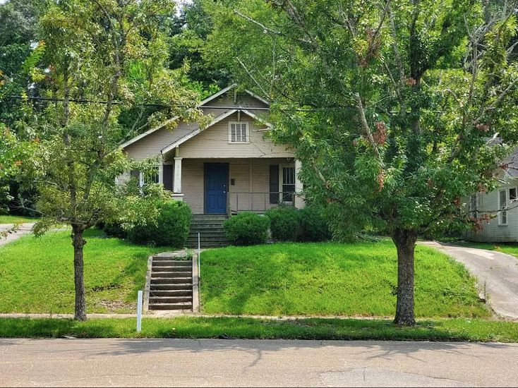 FixerUppers Under 100,000 Just Begging to Be Made Pretty Again