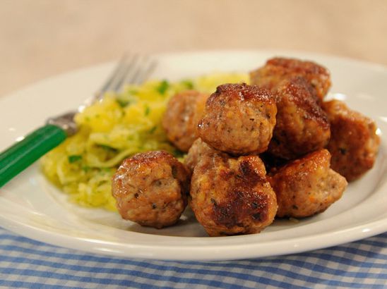 30 Recipes Celebs Make for the Holidays | Cheapism.com