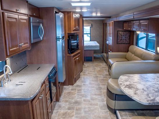 New Jersey: 2015 Thor Motor Coach Miramar