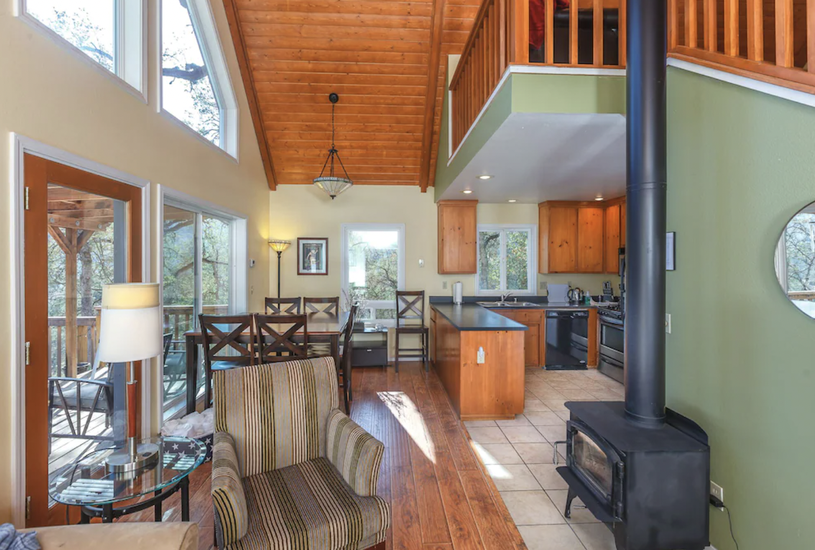 Cozy Yosemite Cottage: More