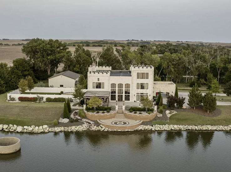 Cheap Castles for Sale to NYC Condo Prices)