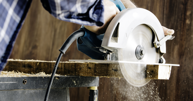 Man using a circular saw