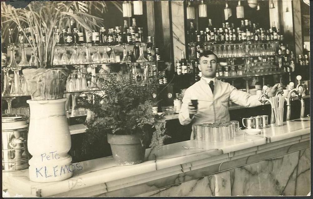Biggest soda fountain in Battle Creek, MI , c. 1911