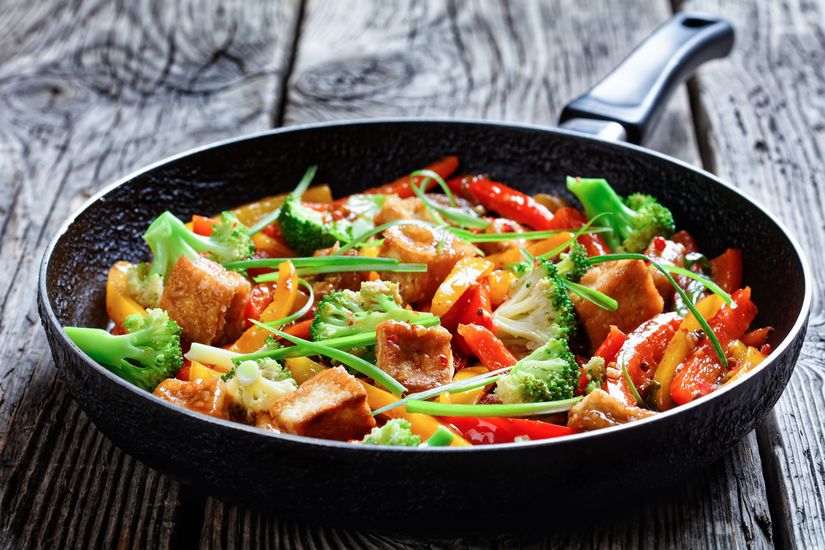 15 Hot And Spicy Recipes Spicy Stir Fry.max 825x550