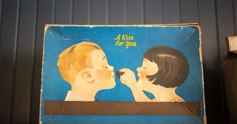Old Hershey Kisses ad