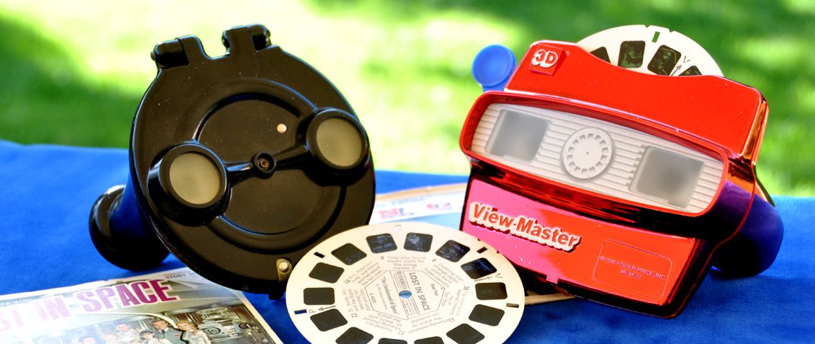 1944: Sawyers View-Master model B y 2004: View-Master 65th Anniversary