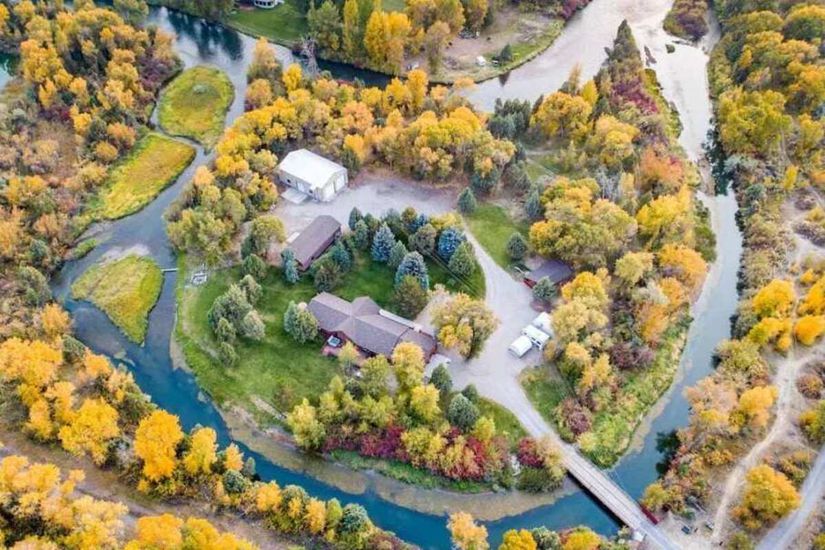 18 Private Islands You Can Rent on Airbnb & Vrbo