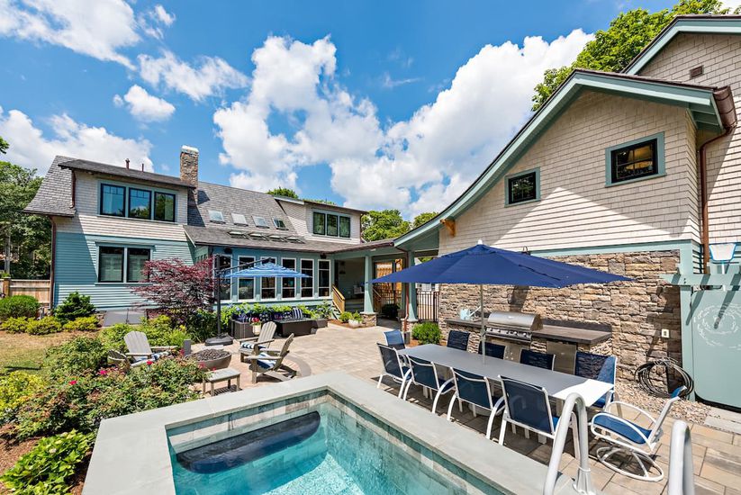 Most Luxurious Airbnbs and Vrbos in Every State