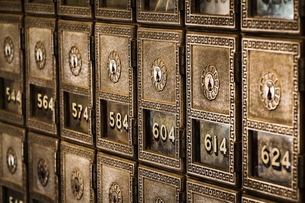 6 investment risk management strategies Bank safety deposit boxes