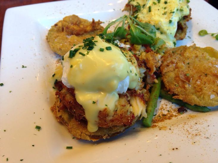 Crab cake benedict