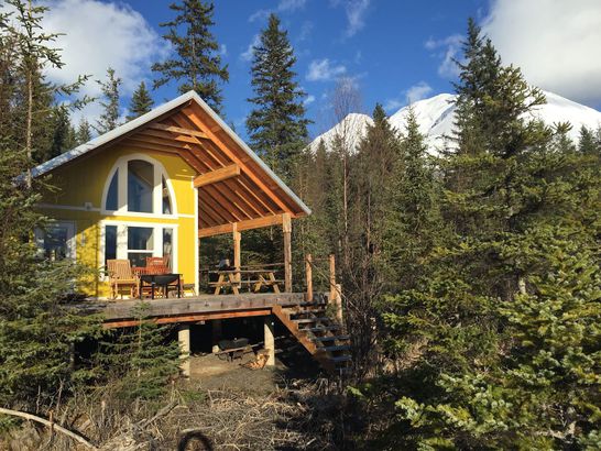 Alaskan Lakefront Cabin