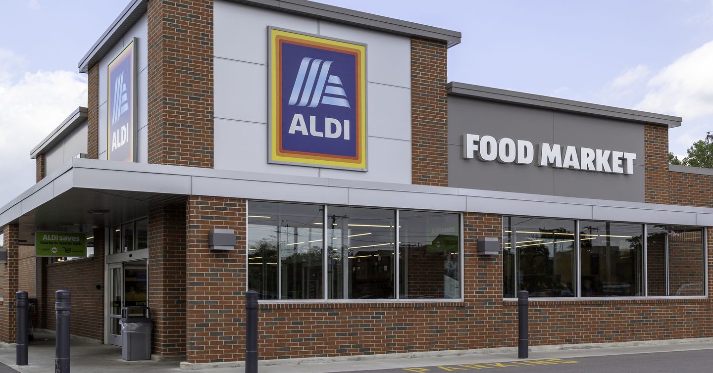 Where You Can Buy Cheap Groceries, According to Redditors