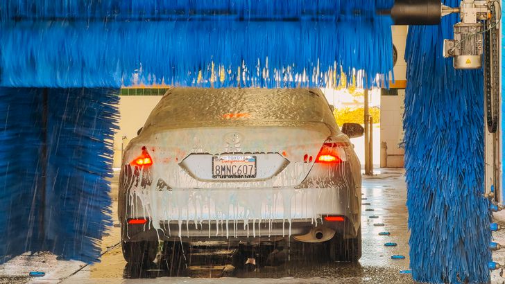 Should You Fold Mirrors in Car Wash: Essential Safety Tips Revealed
