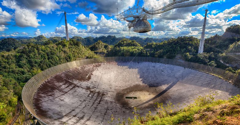 arecibo observatory dish viewed from above