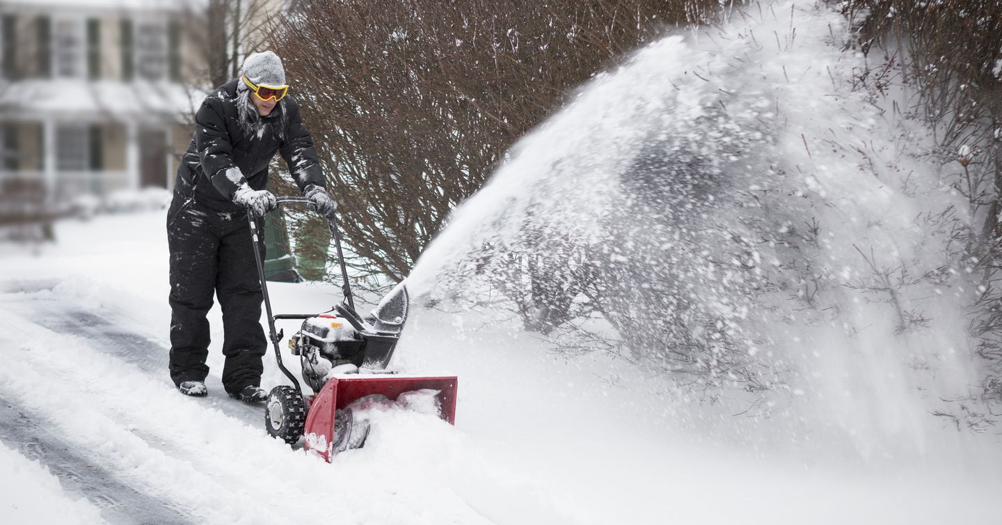 Best Snow Blowers Under 500 in 2022