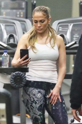 Jennifer Lopez Yoga Clothes